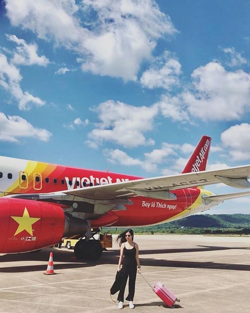 Các bạn có thể lựa chọn cho mình hãng hàng không Vietjet để đi đến Phú Quốc " width="600