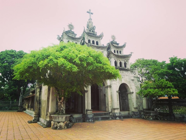 Nhà thờ đá Phát Diệm