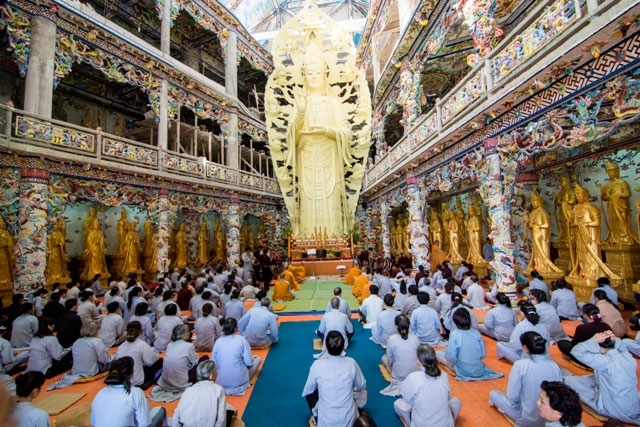 Chùa Linh Phước (chùa Ve Chai) - nơi thu hút nhiều tín đồ Phật giáo