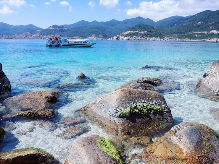 Tour du lịch Ninh Chữ 2 ngày 2 đêm: Đảo Bình Hưng - Hang Rái