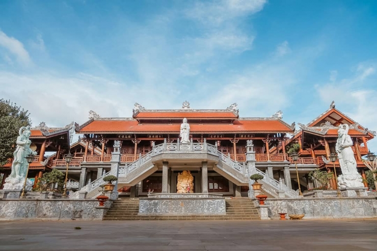 Tour du lịch Buôn Mê Thuột Đà Lạt: Thác Khói Draysap - Đường hầm đất sét