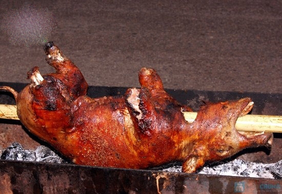 Thịt lợn cắp nách nướng – Đặc sản Sapa