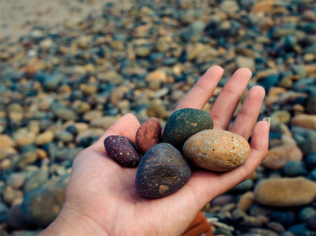 Sự đa dạng về kích thước và màu sắc của bãi đá Cổ Thạch