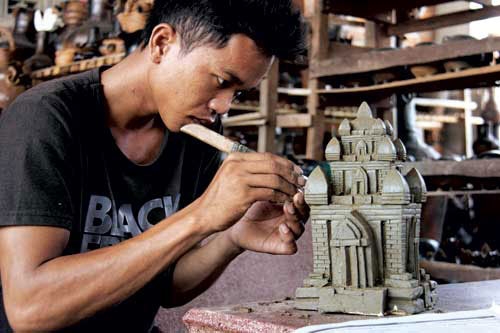 nghệ nhân làng gốm bàu trúc