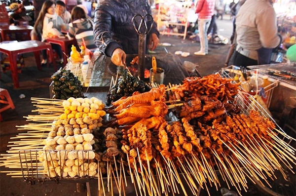 Các món nướng tại chợ đêm