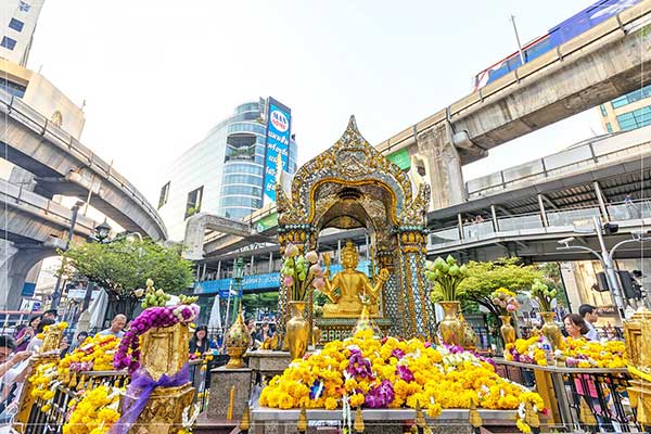 Viếng Phật bốn mặt tại Thái Lan 