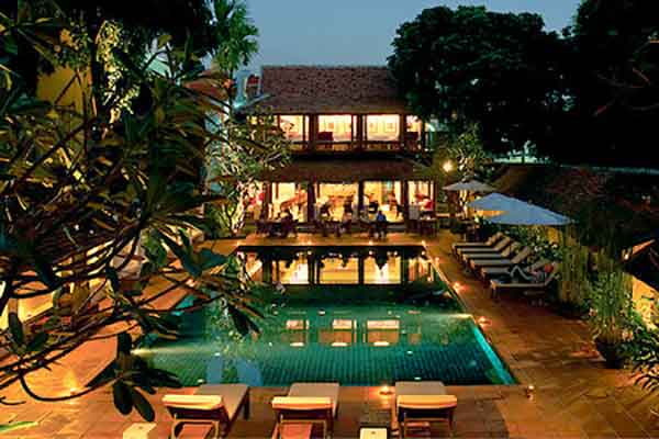 Khách sạn Tamarind Village
