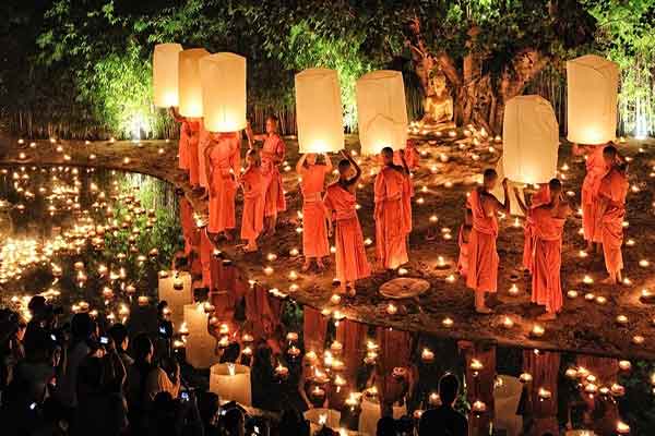 Lễ hội đèn trời Yi Peng Chiangmai